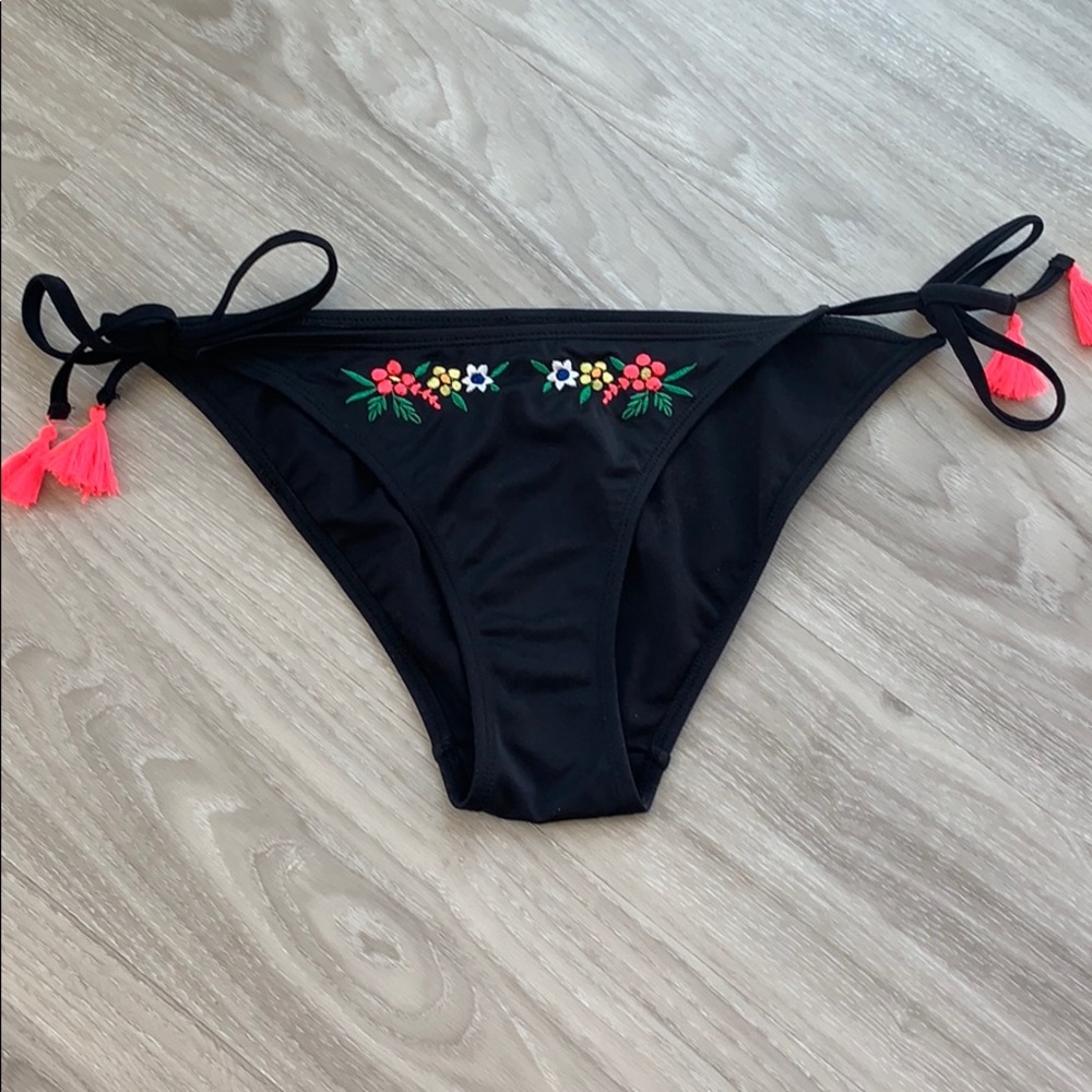Bikini bottoms bundle - Picture 2 of 12